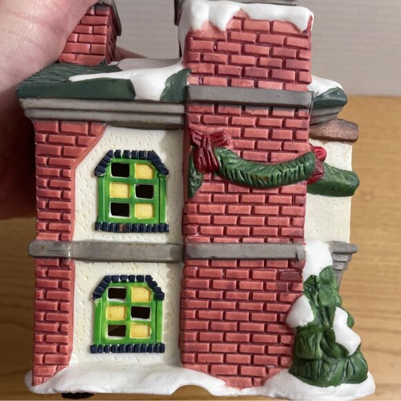 Vtg Grandeur Noel Snowflake Village Fire Station Lighted Christmas House 1994 - Picture 5 of 8